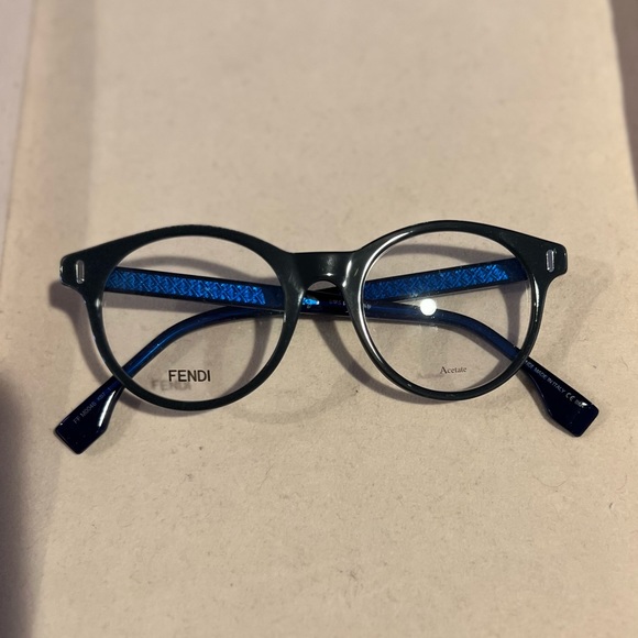 Fendi - Picture 3 of 3